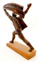 Fegyverbe! 1919 Gipsz szobor fa talapzaton. cca 43x38cm