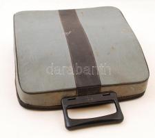 Régi Olivetti lettera 32 típusú táskaírógép, működik