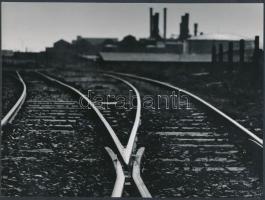 cca 1970 Gebhardt György (1910-1993): Ipartelep, a szerző által aláírt, feliratozott vintage fotóművészeti alkotás, 18x24 cm