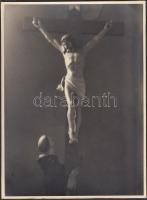 cca 1930 Dr. Amberg Ernő (Soproni Fotóklub): Csendes könyörgés, feliratozott, vintage fotóművészeti alkotás, 23x17 cm