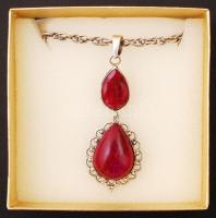 Ezüst(Ag) nyaklánc rubinvörös kövekkel díszített medállal, jelzett, br: 24,2 g