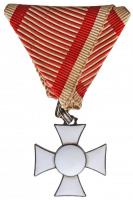 1870- "Katonai Érdemkereszt" zománcozott, jelzett Ag kitüntetés mellszalaggal, a szalag rö...