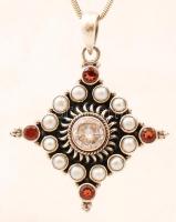 Gyönggyel és kövekkel kirakott ezüst (Ag) medál ezüst (Ag) láncon, jelzett, br: 18,1 g