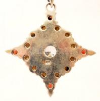 Gyönggyel és kövekkel kirakott ezüst (Ag) medál ezüst (Ag) láncon, jelzett, br: 18,1 g