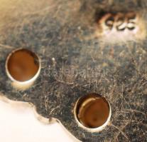 Gyönggyel és kövekkel kirakott ezüst (Ag) medál ezüst (Ag) láncon, jelzett, br: 18,1 g