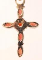Féldrágakövekkel kirakott ezüst(Ag) kereszt ezüst(Ag) láncon, jelzett, br: 8,2 g