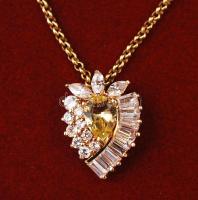 Tűzaranyozott citrin díszítésű ezüst(Ag) medál láncon, jelzett, 7,8 g