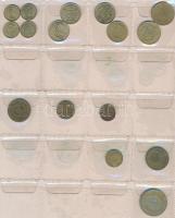 ~350db-os vegyes külföldi fémpénz gyűjtemény érmetartó albumban T:vegyes
~350pcs of diff. coins in c...