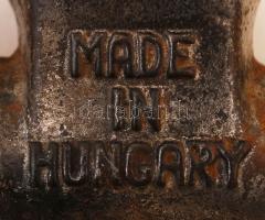 Régi magyar gyártmányú  öntöttvas Ceres húsdaráló