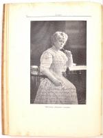 Hevesi Sándor: Színház. 49 képpel. Bp., 1938, Singer & Wolfner. Egyik sarkánál kicsit vetemedett...
