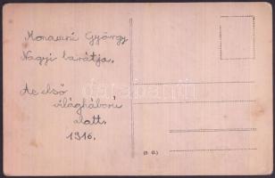 1916 K.u.K. Kraftfahrtruppe, magyar katona autó katonai automobil előtt, hátoldalon feliratozva, fot...