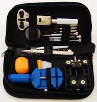 Órás-műszerész készlet, különféle szerszámok tokban