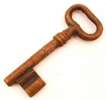 1 db régi fém kulcs + 1 db régi fém akasztó