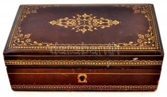Régi, aranyozott, bőr borítású fadoboz, a hozzá tartozó kulccsal, 18×10×6,5 cm