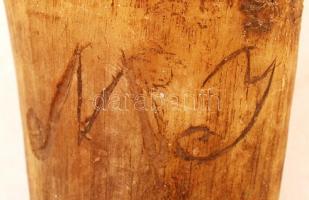 1887 Szaru kaszakőtartó. MJ. jelzéssel. 24 cm