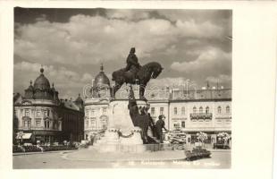 Kolozsvár, Mátyás szobor, bank / statue, bank, visza So. Stpl (non pc) (EK)