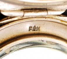 Díszes, ezüst púdertartó , jelzett, BM monogrammal  br.: 50 gr, d:6,5cm