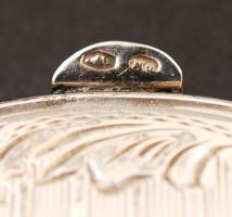 Díszes, ezüst púdertartó , jelzett, BM monogrammal  br.: 50 gr, d:6,5cm