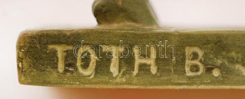 Tóth Béla (1941- ): Csikó,  szobor, terrakotta, jelzett, 28,5x27cm