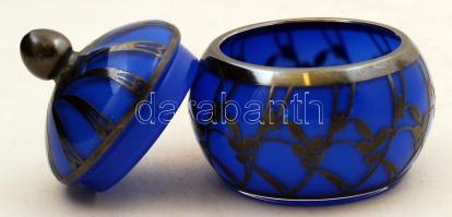 Kék üveg bonbonier plasztikus ezüst(Ag) festéssel, repedéssel, d: 9 cm, m: 10 cm