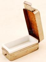 Fém tartó, parafa béléssel, porcelán betéttel, 9×4×3 cm