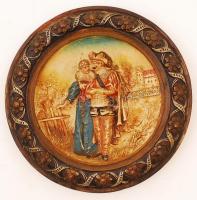 Antik életképes falitányér párban (2db), jelzés nélkül, kézzel festett, formába nyomott, kopott, d:2...