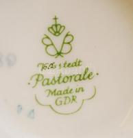 Német porcelán teás csésze csészealjjal, régi matricás bögre, hibátlanok, d: 8 és 9 cm, m: 7 és 9 cm