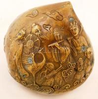 Jelenetekkel gazdagon díszített nagy kínai fém asztali dísz, m: 11,5 cm
