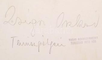 cca 1960 Zsigri Oszkár: Teniszpályán, aláírt vintage fotóművészeti alkotás a szerző hagyatékából, 40...