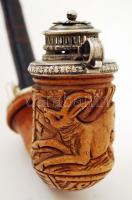 Adler ezüst (Ag.) fedelű díszes tajtékpipa, "1810" felirattal, nyúl motívummal, jelzett, m...