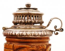 Adler ezüst (Ag.) fedelű díszes tajtékpipa, "1810" felirattal, nyúl motívummal, jelzett, m...