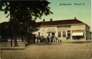 Berettyóújfalu, Kossuth tér, Friedmann Jakab kereskedése; Adler Béla kiadása. 850