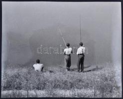 cca 1938 Reich Péter Cornel: Horgászok, feliratozott vintage fotó a szerző hagyatékából, 24x29 cm