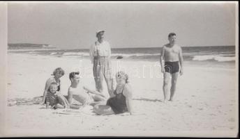 cca 1940-1950 World traveller esperantist 9 photos, cca 1940-1950 Egy világutazó eszperantista fotói. 9 db klf méretű fotó