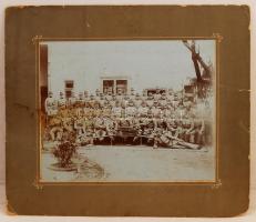 cca 1910 Katonai alakulat nagyméretű csoportképe, 23x29 cm, karton 36x41 cm / cca 1910 Corps, military photo, 23x29 cm