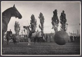 cca 1960 Tiszavölgyi József: Lovaspóló Budapesten, 10x15 cm