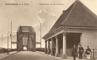 Schönebeck an der Elbe; Elbe-Brücke mit Brückenhaus; Verlag Kaufhaus Max Schlesinger / bridge