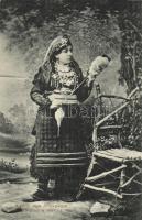 Albán folklór, fonó asszony, Kujtim nga Shqypenia, Sokolesha Malcus / Albanian folklore, spinning woman