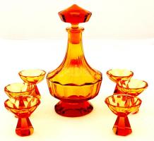 Antik, mangán sárga, formába fújt likőrös készlet, összesen 7db, kb. 0,5l-es üveg (18cm) és 6db pohár