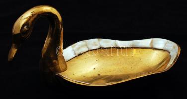 Gyöngyház berakással díszített réz gyertyatartó pár és hattyú alakú asztali kínáló, m: 18 cm, 14x10x...