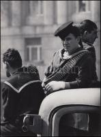 1979 Gebhardt György (1910-1993): Vörös matrózok a 24. szabad május 1-én a budapesti felvonuláson, aláírt, feliratozott fotóművészeti alkotás, 24x18 cm