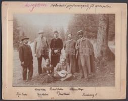 1908 A dobsinai jégünnepély főszereplői, nevesített csoportkép kartonra ragasztva, 12x17 cm, karton 16,5x21 cm