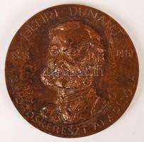 Nyírő Gyula (1924-2005): Henri Dunant. A Nemzetközi Vöröskereszt alapítója. Kétoldalas bronz plakett, jelzett, eredeti tokjában, d:9,5 cm