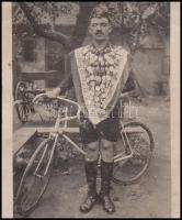 cca 1925 Magyar Kerékpár Szövetség 100 km-es bajnoka összes érmével feldíszítve, 11x8 cm