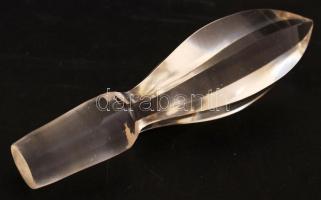 Kiöntők (4 db), dugókon apró csorba, kiöntők hibátlanok, m:9,15,23,40 cm