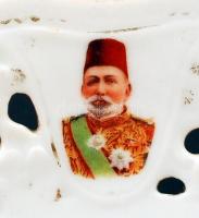 Ferenc József és II. Vilmos német császár portréival díszített porcelán tányér, a tányér szélén: IV ...