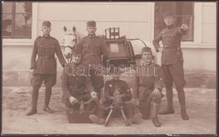 cca 1917 Géppuskás és távírász osztag fotólap / Machine gun and telegraph squad. Photo postcard