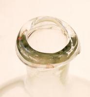 19. századi fújt sonkaüveg, apró csorbával, m: 23,5 cm