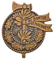 Osztrák-Magyar Monarchia 1916. "Ne bántsd a magyart! 1914-1916" fém patrióta jelvény (37x29mm) T:2- tű hiányzik, hátoldalán ragasztásnyom Austro-Hungarian Monarchy 1916. "Don't grieve the Hungarian! 1914-1916" metal patriotic badge (37x29mm) C:VF missing pin, glue mark on back