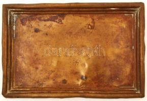 Réz tétel: 1 db tálca, "Stühmer bonbon" felirattal, kis hibával, 29,5×19,5 cm, 1 db gyerty...